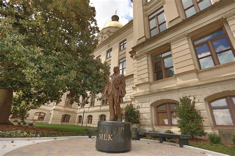 Explore the Georgia State Capitol .